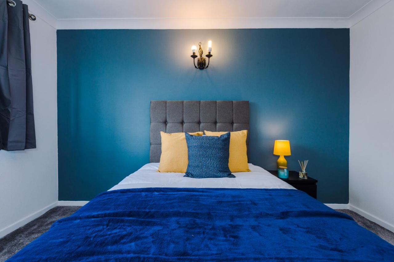 Family Friendly 3-Bed Home With Free Parking On Site Χάντερσφιλντ Εξωτερικό φωτογραφία